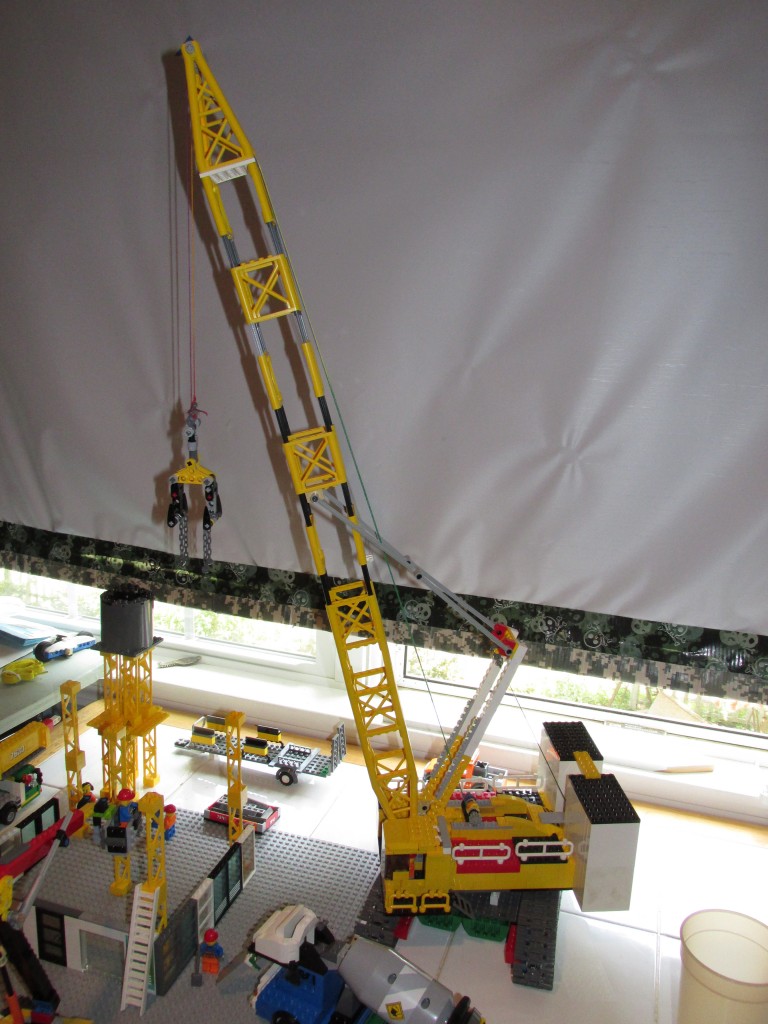 Liebherr Crawler crane finished!(?) LEGO Engineering