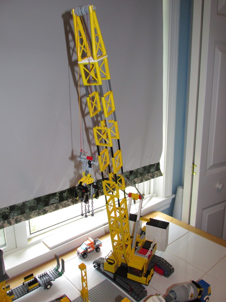 Liebherr Crawler crane finished!(?) LEGO Engineering